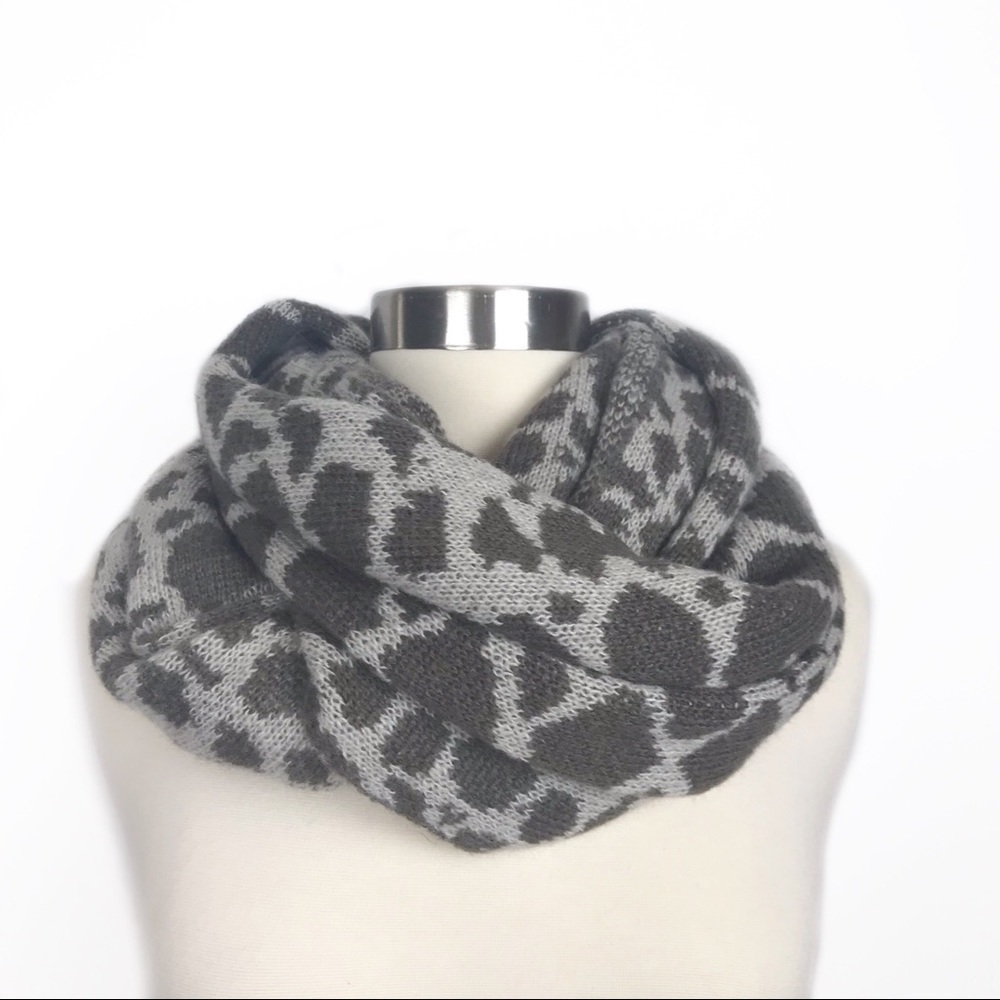 TAHARI Infinity Scarf Croc Jacquard Print Scarf